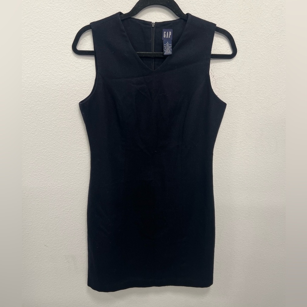 GAP Black Sleeveless V-Neck Sheath Dress | Size 4 | Classic Workwear | Woolblend